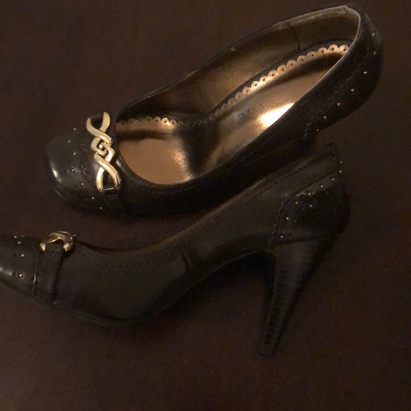 Shoes - Picture 3 of 3